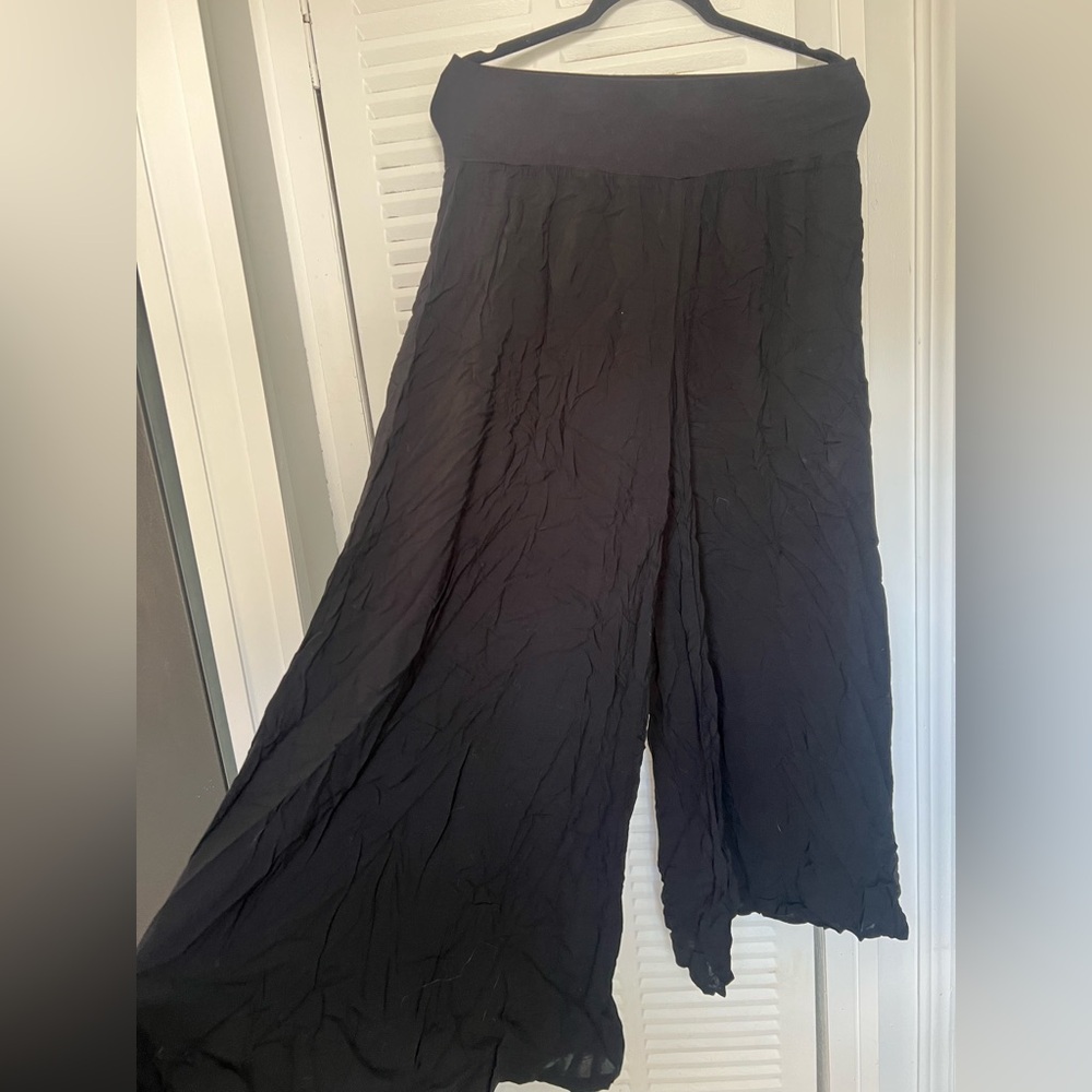 Black Label Women's Black Wide-Leg Capris